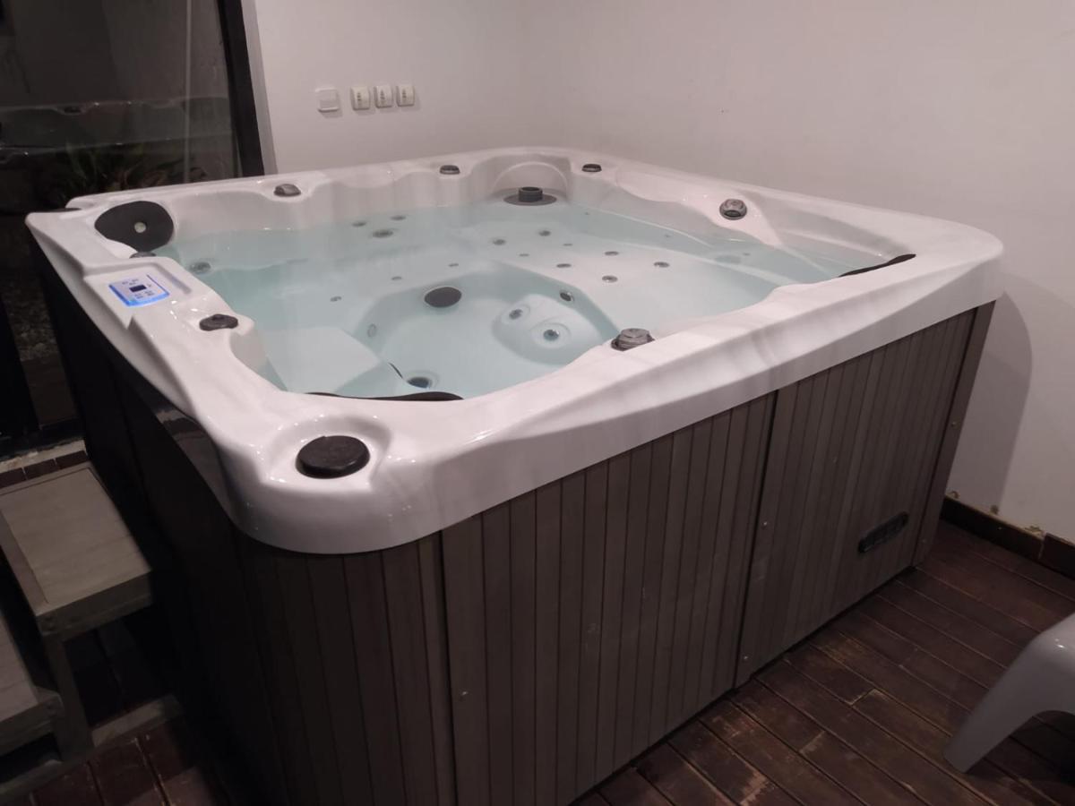 Willa Casa Ceca De La Playa Y Barcelona, Con Piscina Climatizada Y Jacuzzi Vallromanes Zewnętrze zdjęcie